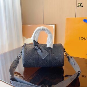 L054682 Shoulder bag