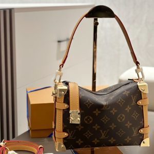 L 45621 Shoulder bag