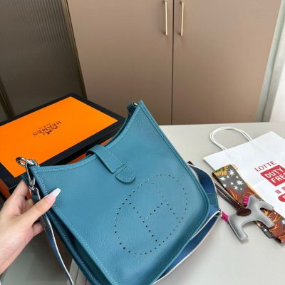 F00553369 Shoulder bag