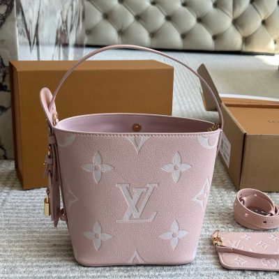 P556990241 handbag