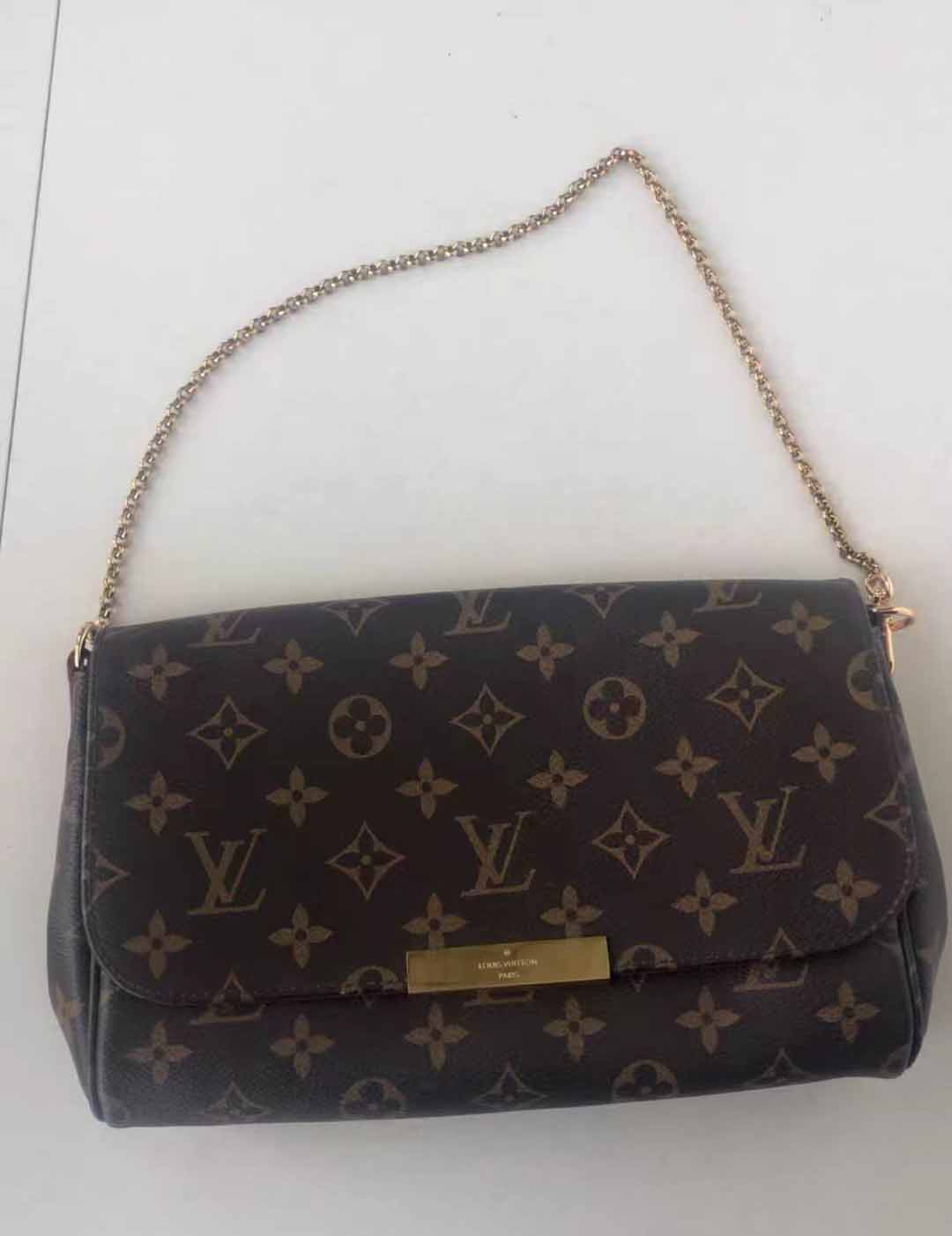 L8562174   Shoulder bag photo review
