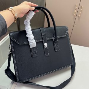 H 05101101 handbag