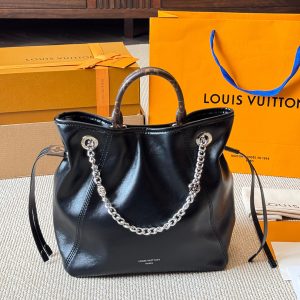 L251115 01 handbag